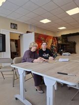 Дубовикова С.А. передает документы на выставку