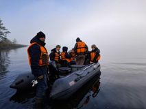 Отплываем  с острова тоже в туман