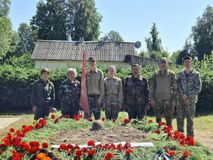 У братской могилы
